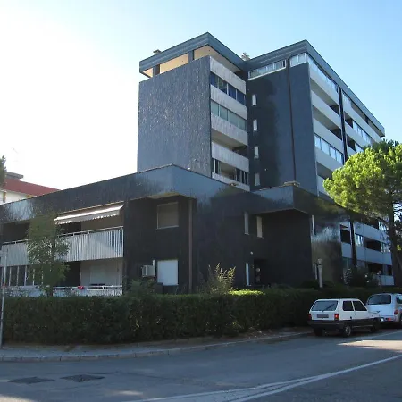 Modern Flat At Pineta With Terrace Appartement Grado