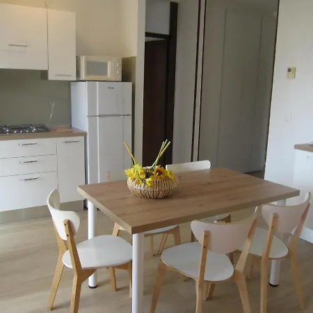Refurbished Flat At Pineta With Large Terrace Apartment *
