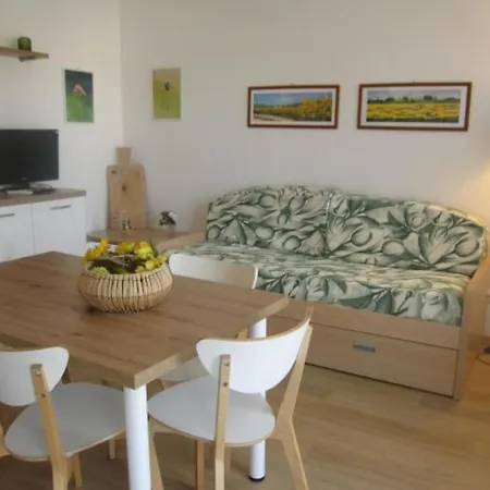Refurbished Flat At Pineta With Large Terrace * Grado