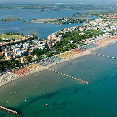 Modern Flat At Pineta With Terrace Appartement Grado