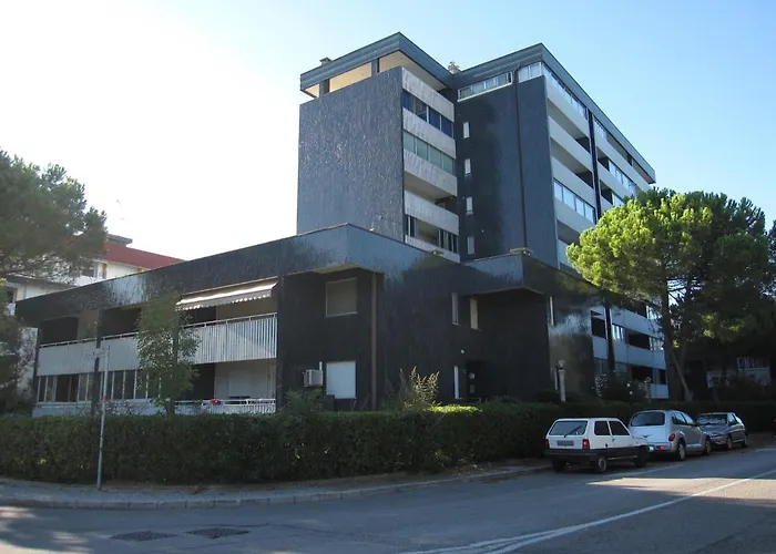 Modern Flat At Pineta With Terrace شقة غرادو